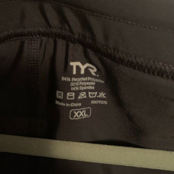 TYR Lined Shorts - Picture 2 of 3